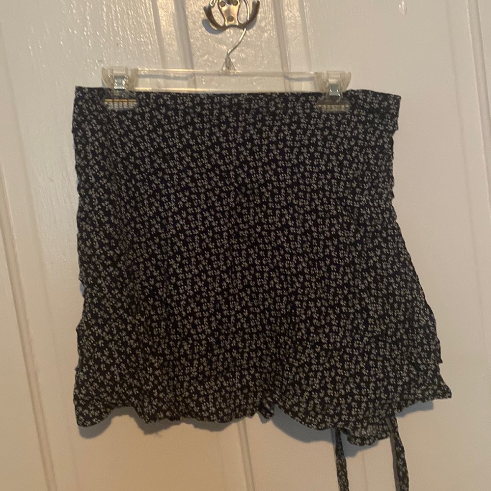 Brandy Melville wrap skirt navy floral 2